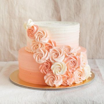 Всеки ден приготвяме за Вас вкусни торти и индивидуални десерти.