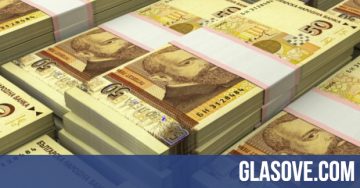 По 1 млн. лева на ден теглили от банкомати и пазарували украинците в България | Glasove.com